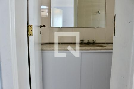 Apartamento para alugar com 200m², 4 quartos e 2 vagas Apartamento para alugar com 200m², 4 quartos e 2 vagasBanheiro Suíte 2
