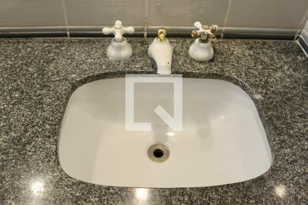 Apartamento para alugar com 200m², 4 quartos e 2 vagas Apartamento para alugar com 200m², 4 quartos e 2 vagasBanheiro Suíte 3