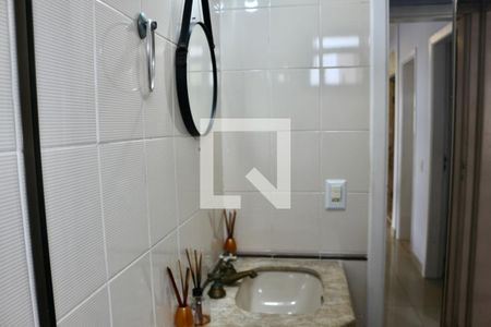 Apartamento para alugar com 200m², 4 quartos e 2 vagas Apartamento para alugar com 200m², 4 quartos e 2 vagasBanheiro Suíte 1