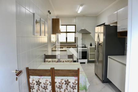 Apartamento para alugar com 200m², 4 quartos e 2 vagas Apartamento para alugar com 200m², 4 quartos e 2 vagasCozinha