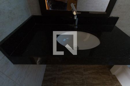 Casa para alugar com 196m², 3 quartos e 1 vaga Casa para alugar com 196m², 3 quartos e 1 vagaBanheiro suíte