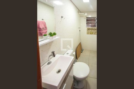 Banheiro de casa para alugar com 2 quartos, 65m² em Vila Bancária, São Paulo