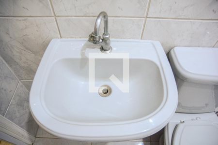 Casa à venda com 270m², 5 quartos e 2 vagasBanheiro - Casa Fundos