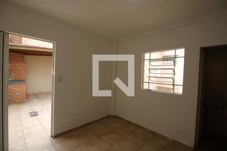 Casa à venda com 100m², 2 quartos e 3 vagasQuarto de Serviço