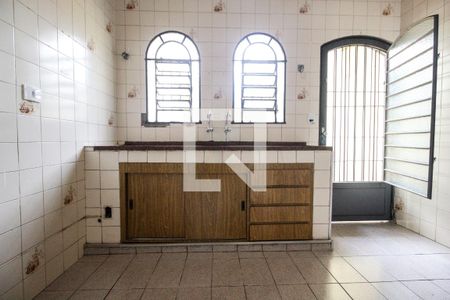 Casa para alugar com 180m², 2 quartos e 1 vaga Casa para alugar com 180m², 2 quartos e 1 vagaCozinha