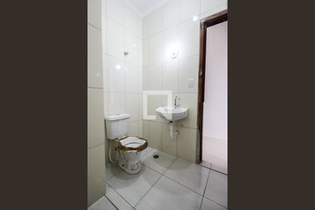 Casa para alugar com 180m², 2 quartos e 1 vaga Casa para alugar com 180m², 2 quartos e 1 vagaBanheiro