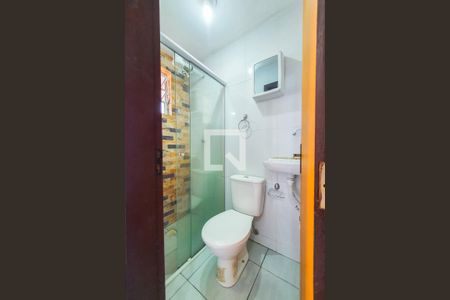 Banheiro de kitnet/studio para alugar com 1 quarto, 28m² em Bosque da Saúde, São Paulo