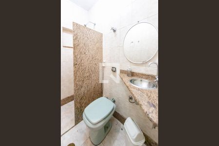 Casa à venda com 400m², 7 quartos e 3 vagasBanheiro da Suíte 2