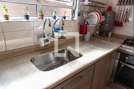 Casa à venda com 280m², 5 quartos e 6 vagasCozinha casa 1