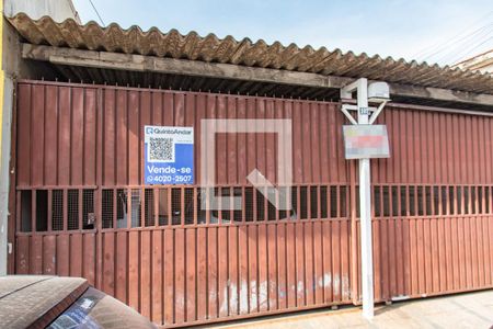 Casa à venda com 280m², 5 quartos e 6 vagasFachada