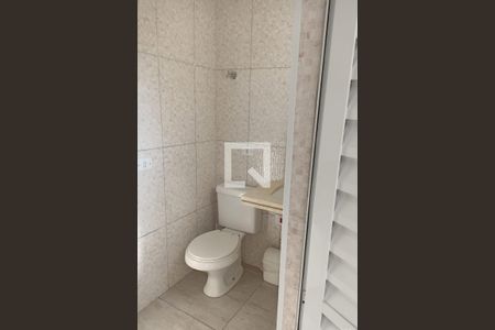 Casa à venda com 280m², 5 quartos e 6 vagasBanheiro de serviço casa 1