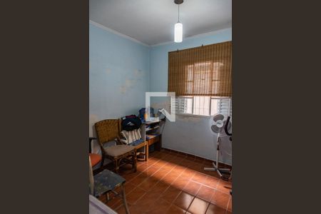 Casa à venda com 280m², 5 quartos e 6 vagasQuarto de serviço casa 2