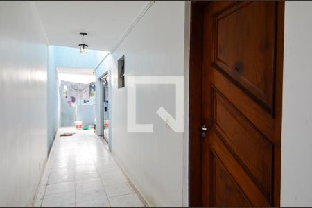 Casa à venda com 250m², 3 quartos e 8 vagasCorredor de Entrada