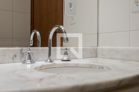 Banheiro da Suíte de apartamento para alugar com 2 quartos, 74m² em Petrópolis, Porto Alegre