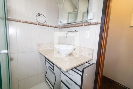 Casa à venda com 252m², 4 quartos e 2 vagas Casa à venda com 252m², 4 quartos e 2 vagasBanheiro