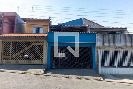 Casa à venda com 252m², 4 quartos e 2 vagas Casa à venda com 252m², 4 quartos e 2 vagasFachada