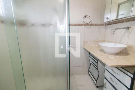 Casa à venda com 252m², 4 quartos e 2 vagas Casa à venda com 252m², 4 quartos e 2 vagasBanheiro