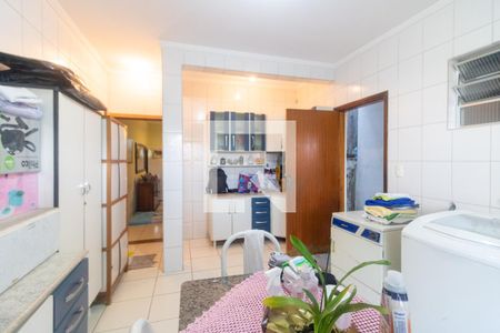 Casa à venda com 252m², 4 quartos e 2 vagas Casa à venda com 252m², 4 quartos e 2 vagasCozinha e Área de Serviço