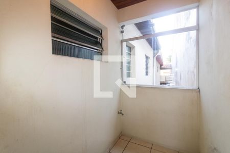 Casa à venda com 252m², 4 quartos e 2 vagas Casa à venda com 252m², 4 quartos e 2 vagasEscritório