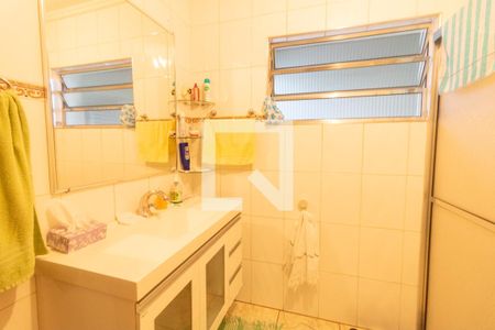 Casa à venda com 252m², 4 quartos e 2 vagas Casa à venda com 252m², 4 quartos e 2 vagasBanheiro