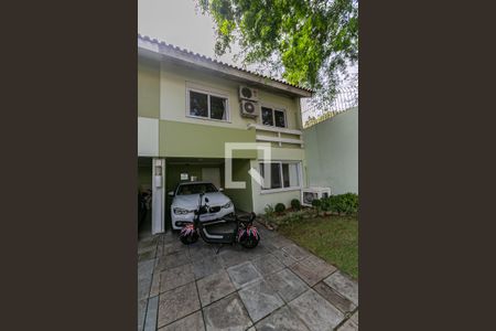 Casa à venda com 300m², 4 quartos e 2 vagasFachada