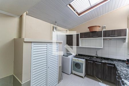 Casa à venda com 300m², 4 quartos e 2 vagasCozinha e Área de Serviço