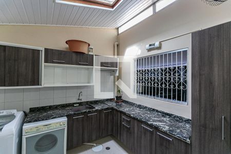 Casa à venda com 300m², 4 quartos e 2 vagasCozinha e Área de Serviço