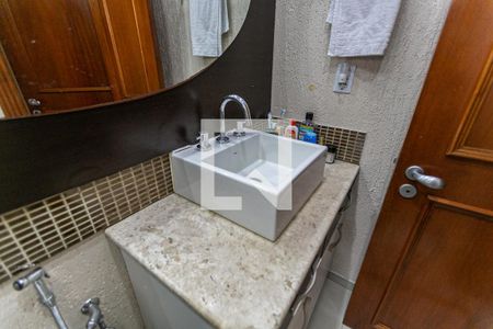 Casa à venda com 300m², 4 quartos e 2 vagasBanheiro