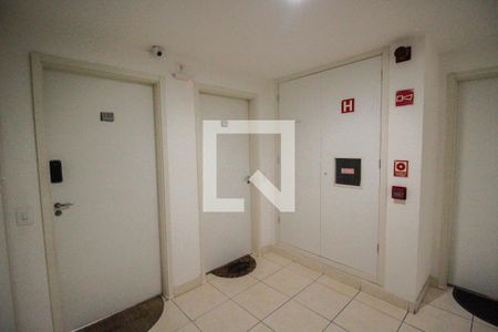 Apartamento à venda com 45m², 2 quartos e 1 vaga Apartamento à venda com 45m², 2 quartos e 1 vagaHall