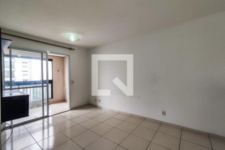 Sala de apartamento para alugar com 3 quartos, 74m² em Vila Suzana, São Paulo