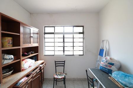 Casa à venda com 200m², 3 quartos e 2 vagasQuarto de Serviço