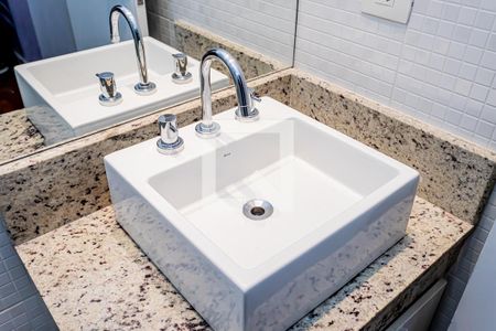 Casa à venda com 289m², 4 quartos e 4 vagasBanheiro suite 3