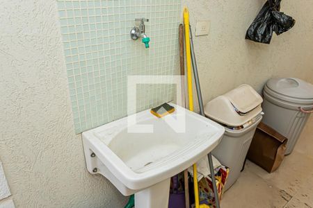 Casa à venda com 289m², 4 quartos e 4 vagasÁrea de serviço e corredor