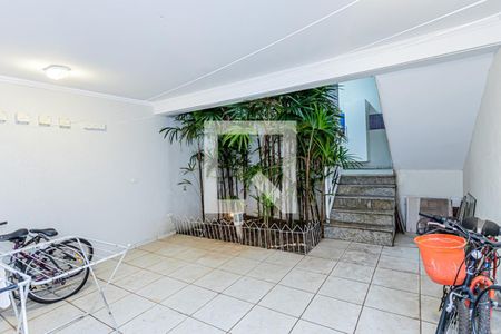 Casa à venda com 289m², 4 quartos e 4 vagasEspaço de serviço