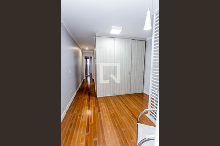 Casa à venda com 289m², 4 quartos e 4 vagasSala de leitura