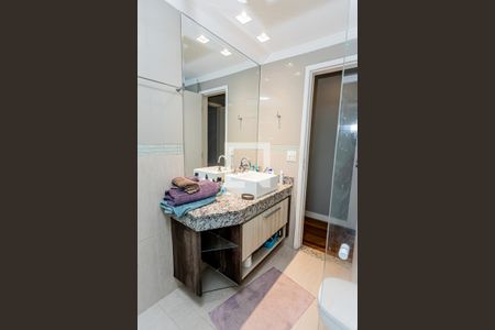 Casa à venda com 289m², 4 quartos e 4 vagasBanheiro suite 2