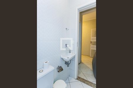 Casa à venda com 289m², 4 quartos e 4 vagasBanheiro de Serviço