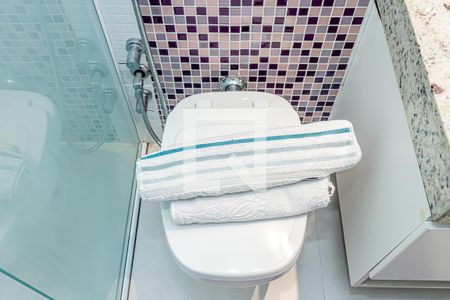 Casa à venda com 289m², 4 quartos e 4 vagasBanheiro suite 4