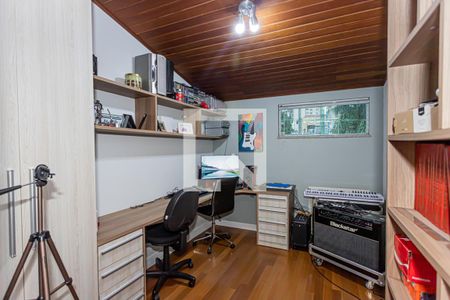 Casa à venda com 289m², 4 quartos e 4 vagasHome office / estudio