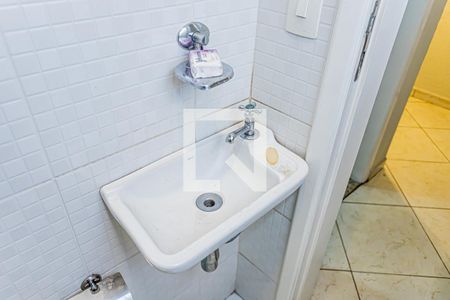 Casa à venda com 289m², 4 quartos e 4 vagasBanheiro de Serviço