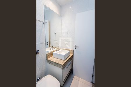 Casa à venda com 289m², 4 quartos e 4 vagasBanheiro suite 3