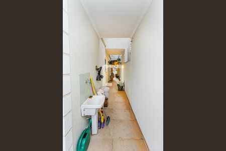 Casa à venda com 289m², 4 quartos e 4 vagasÁrea de serviço e corredor