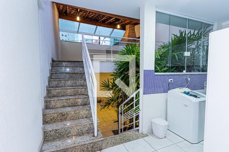 Casa à venda com 289m², 4 quartos e 4 vagasAcesso churrasqueira e espaço serviço