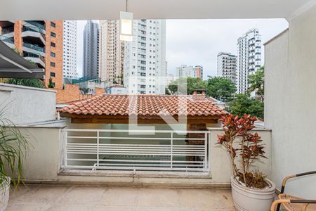 Casa à venda com 289m², 4 quartos e 4 vagasVaranda copa e cozinha