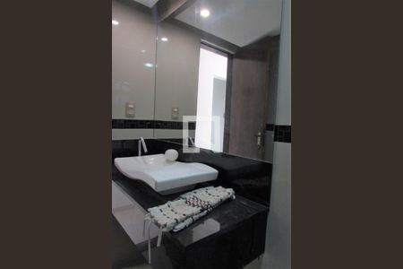 Casa para alugar com 160m², 2 quartos e 4 vagasDetalhe - Banheiro Social