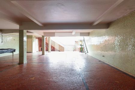 Casa à venda com 251m², 2 quartos e 6 vagasGaragem