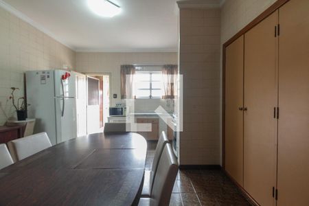 Casa à venda com 251m², 2 quartos e 6 vagasCozinha