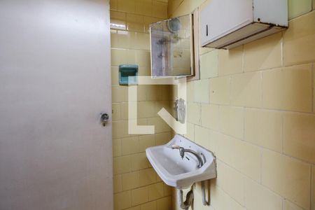 Casa à venda com 251m², 2 quartos e 6 vagasBanheiro de serviço