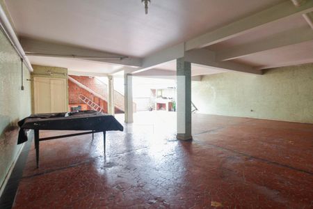 Casa à venda com 251m², 2 quartos e 6 vagasGaragem