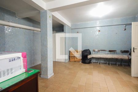 Casa à venda com 251m², 2 quartos e 6 vagasQuarto de serviço